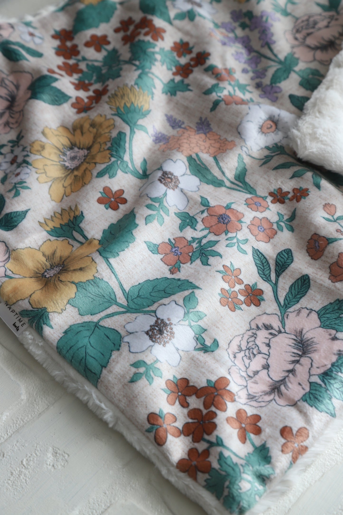 Stella Modern Vintage Floral Lovey