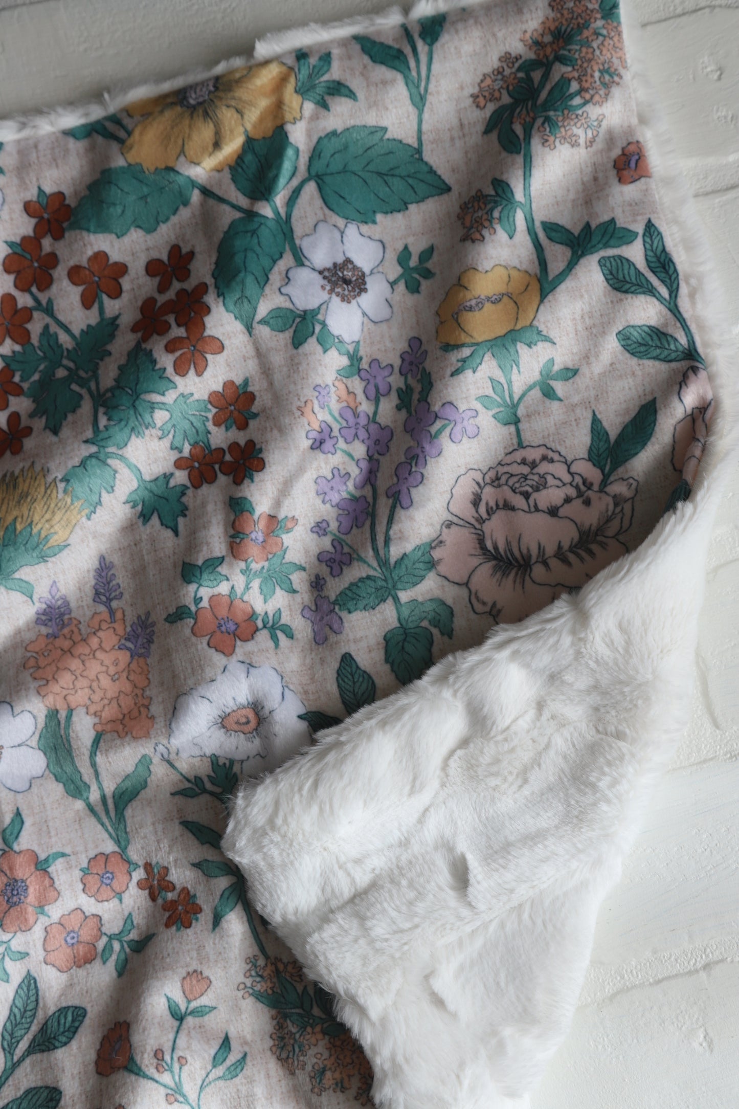 Stella Modern Vintage Floral Lovey