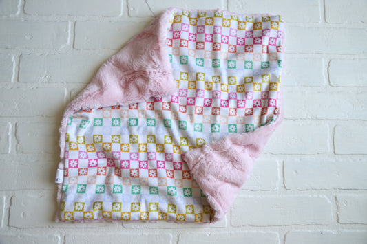 Retro Flower Checkered Blanket