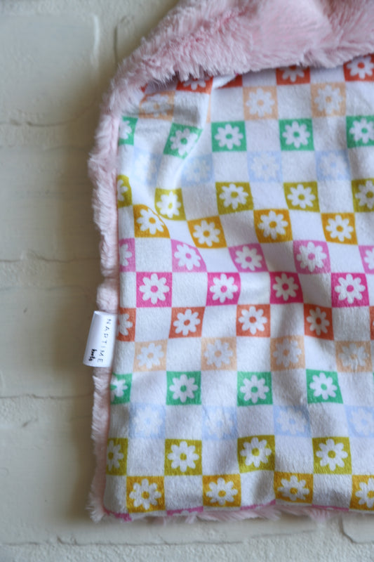 Retro Flower Checkered Blanket