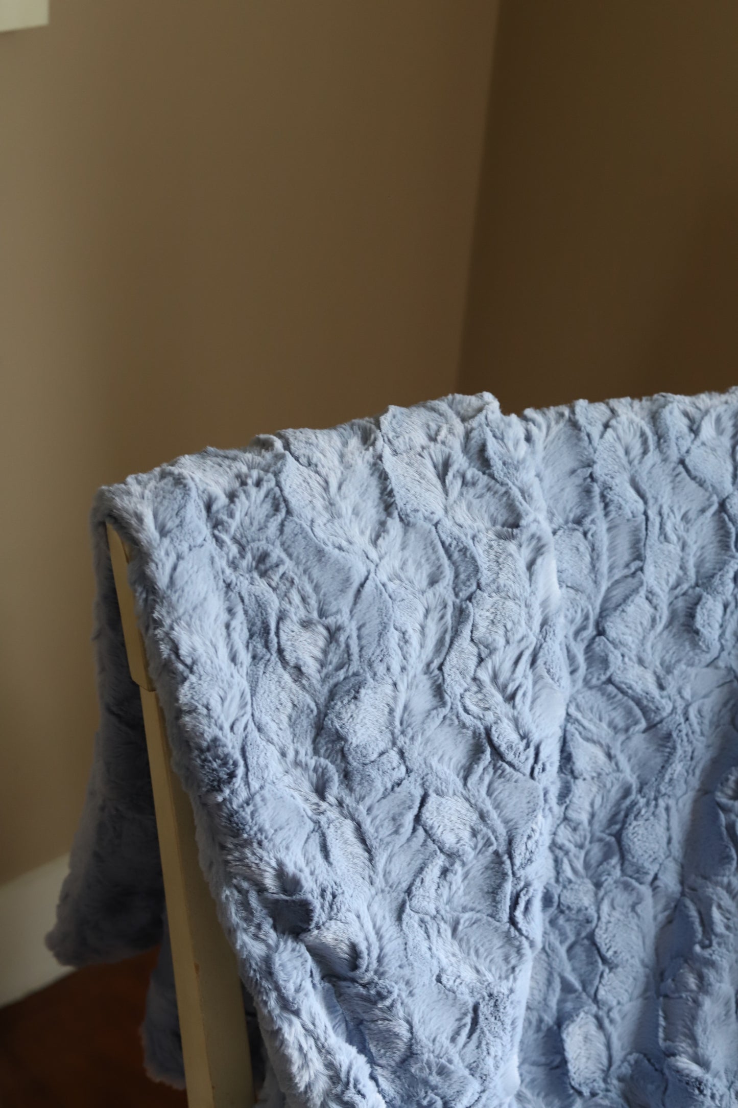 Adult Luxe Minky Blanket
