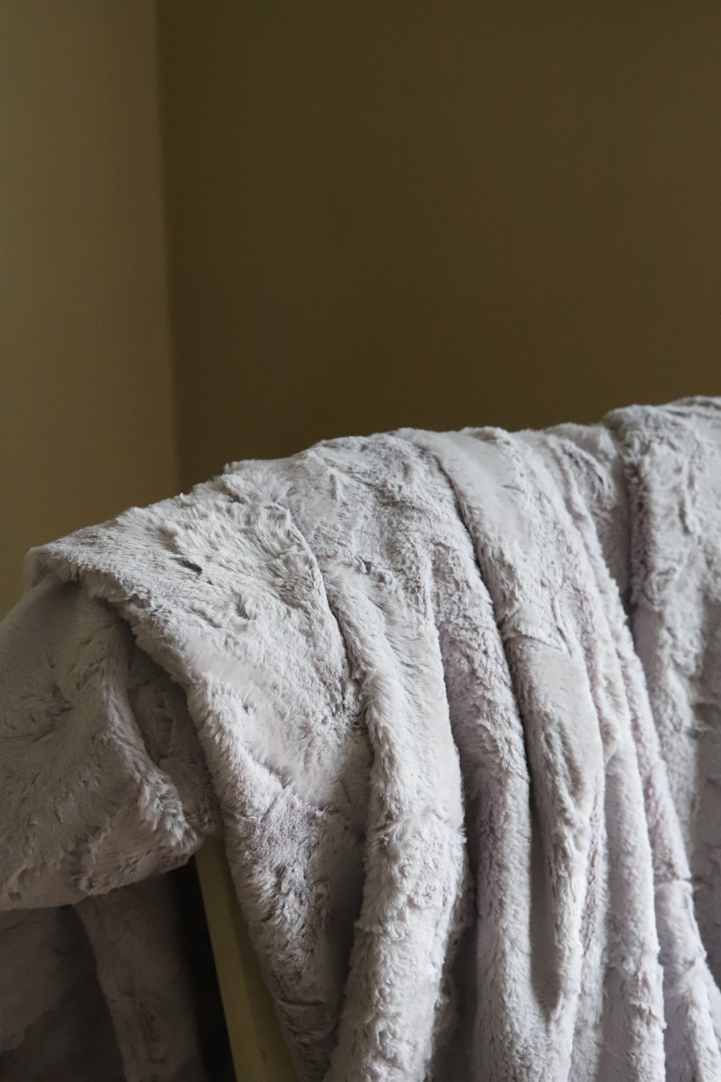 Adult Luxe Minky Blanket